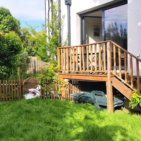 Spacious With Garden And Parking Slot *